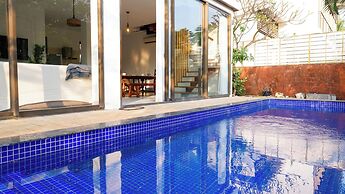 Sun Contemporary by Dia Homes