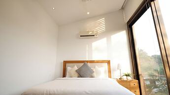 Sun Contemporary by Dia Homes