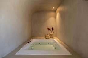 Elea Luxury Suites