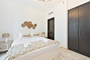 Bloomfields Signature 1BR Bay Central We