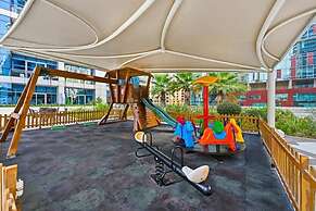 Bloomfields Signature 1BR Bay Central We