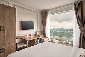Hill Side Town Hotel