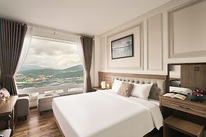 Hill Side Town Hotel