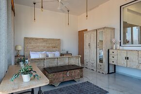 ELIVAAS White House 4BHK Villa With Pool