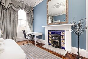 Stylish Southside Flat Near Old Town