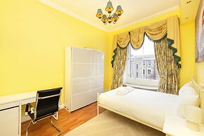 Stylish Southside Flat Near Old Town