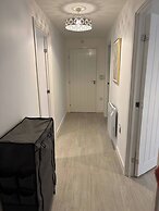 Pristine & Cozy 3 bed 2 Bath Apartment in a Great Location