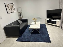 Pristine & Cozy 3 bed 2 Bath Apartment in a Great Location