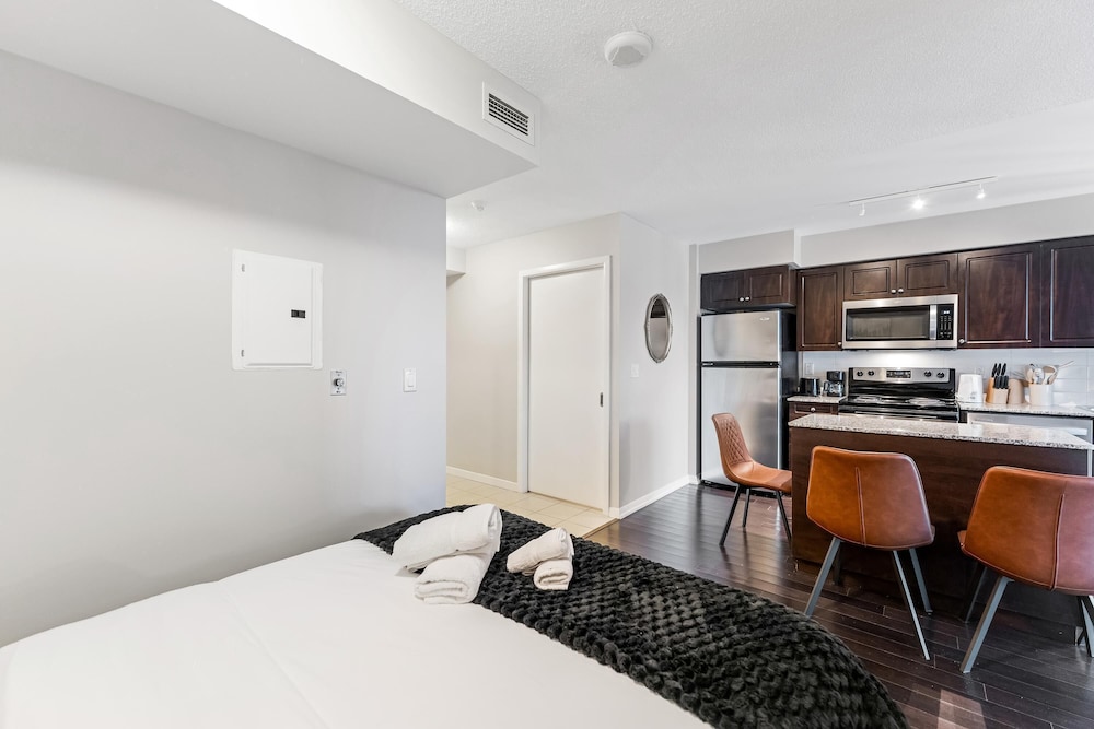 Designer Living - Near Rogers Centre