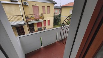 Beachside Apartment With Parking