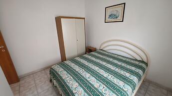 Beachside Apartment With Parking
