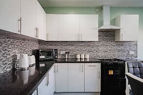 6-bed Manchester Holiday