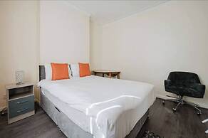 6-bed Manchester Holiday