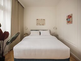 Astor Residence by Fragola Apartments