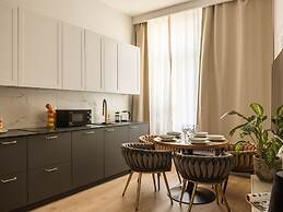 Astor Residence by Fragola Apartments