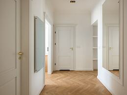 Astor Residence by Fragola Apartments