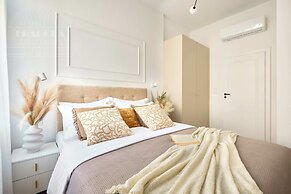 Astor Residence by Fragola Apartments