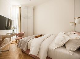 Astor Residence by Fragola Apartments