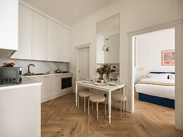 Astor Residence by Fragola Apartments