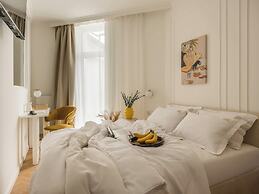 Astor Residence by Fragola Apartments