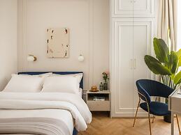 Astor Residence by Fragola Apartments