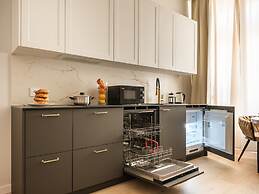 Astor Residence by Fragola Apartments