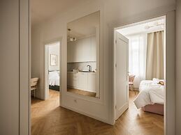 Astor Residence by Fragola Apartments