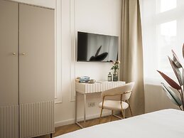 Astor Residence by Fragola Apartments