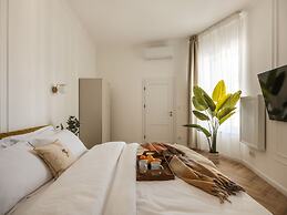 Astor Residence by Fragola Apartments