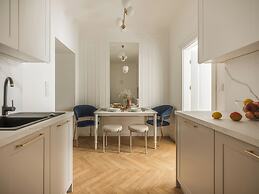 Astor Residence by Fragola Apartments