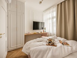 Astor Residence by Fragola Apartments