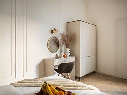 Astor Residence by Fragola Apartments
