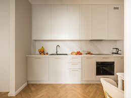 Astor Residence by Fragola Apartments