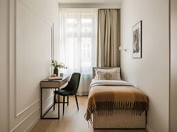 Astor Residence by Fragola Apartments