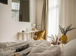 Astor Residence by Fragola Apartments
