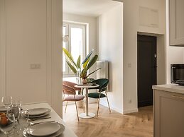 Astor Residence by Fragola Apartments