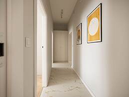 Astor Residence by Fragola Apartments