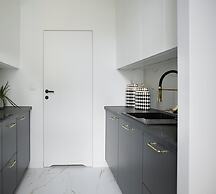 Astor Residence by Fragola Apartments