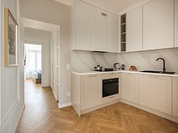 Astor Residence by Fragola Apartments