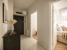 Astor Residence by Fragola Apartments