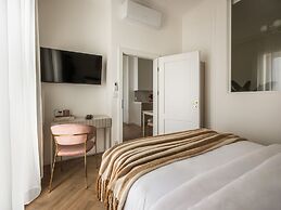 Astor Residence by Fragola Apartments