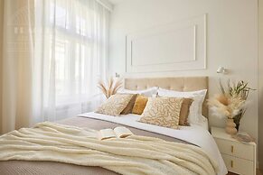 Astor Residence by Fragola Apartments