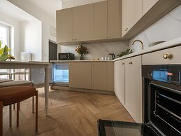 Astor Residence by Fragola Apartments