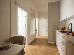 Astor Residence by Fragola Apartments