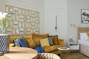 Astor Residence by Fragola Apartments