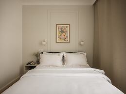 Astor Residence by Fragola Apartments