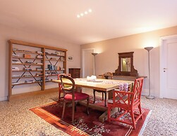 Foscolo Apartments
