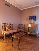 Foscolo Apartments