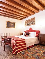 Foscolo Apartments
