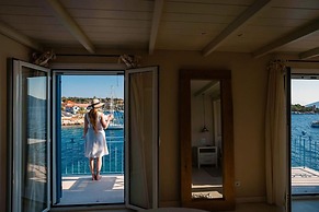 Irinis Bayside Loft